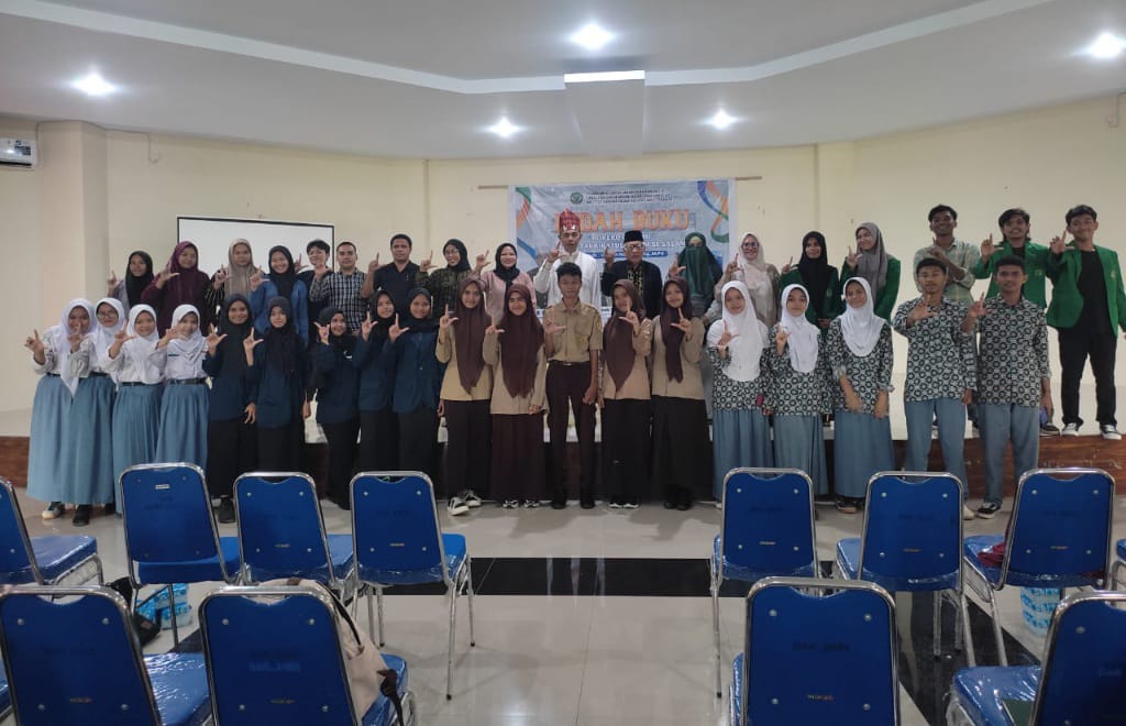 Libatkan Pelajar SMA Kelas XII sekota Tidore Kepulauan, Prodi SPI FUAD IAIN Ternate Kupas Tuntas Buku Borero Gosimo Bersama Sang Penulis