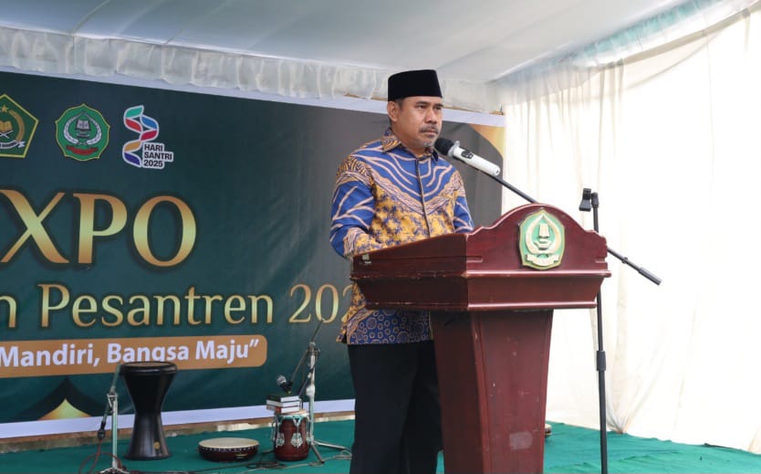 Di Hadapan Santri dan Sivitas Akademika IAIN Ternate, Kakanwil Kemenag Malut Amar Manaf  Sebut Pesantren Bukan Hanya Episentrum Dakwah