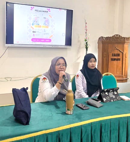 Gelar Pelatihan Penggunaan Smart Classroom, FEBI IAIN Ternate Target Wujudkan Lingkungan Belajar yang Modern dan Interaktif
